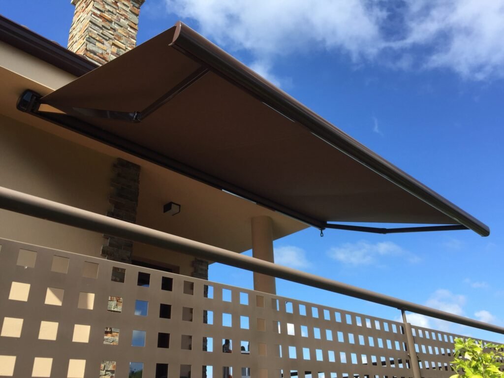 Toldo cofre en avilés vista desde abajo