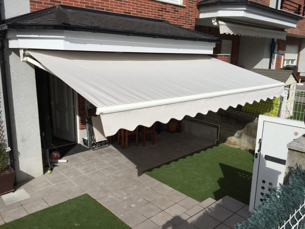 Toldo en Avilés para vivienda unifamiliar