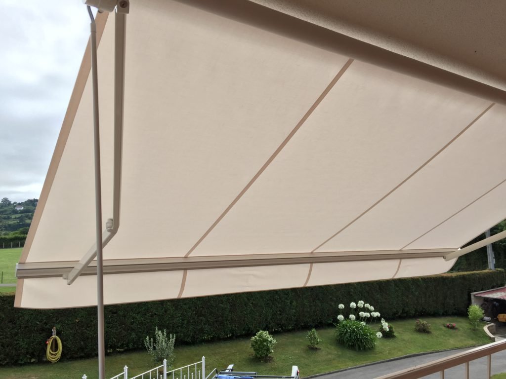 toldo en gijon de brazo articulado