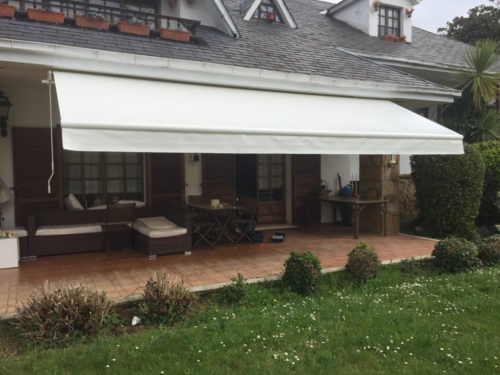 toldo monobloc en gijon con lona de pvc