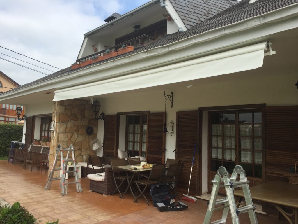 toldo monobloc en gijon vista recogido