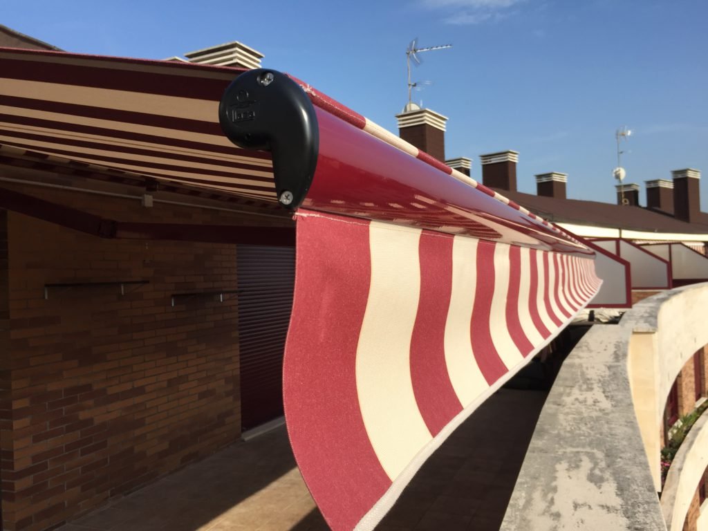 toldo monobloc granate detalle barra llaza
