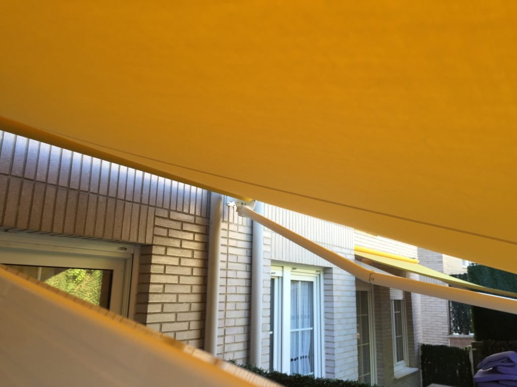toldo para espacios pequeños detalle de brazos