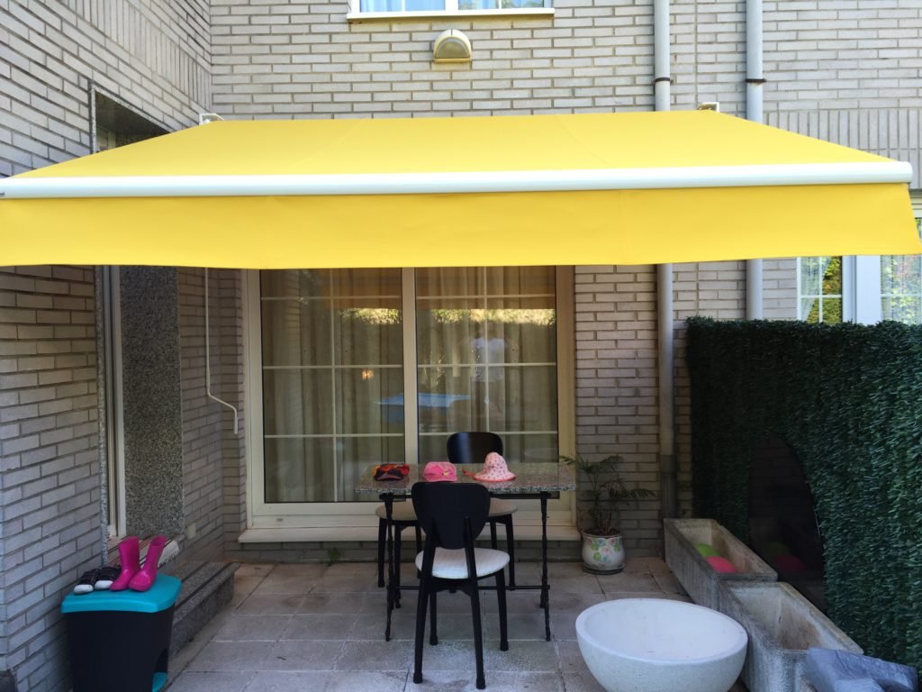 toldo para espacios pequeños vista de frente