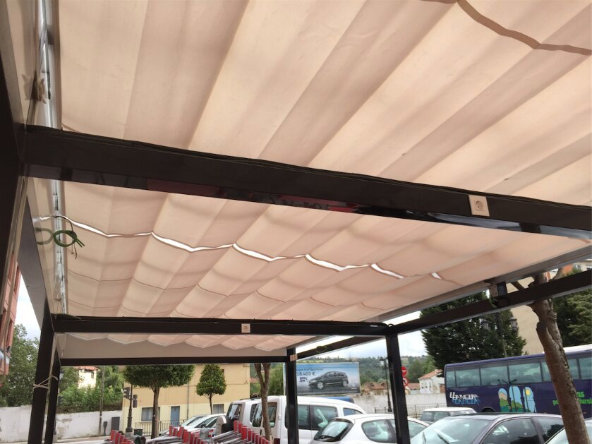 toldo plano para cerveceria en oviedo