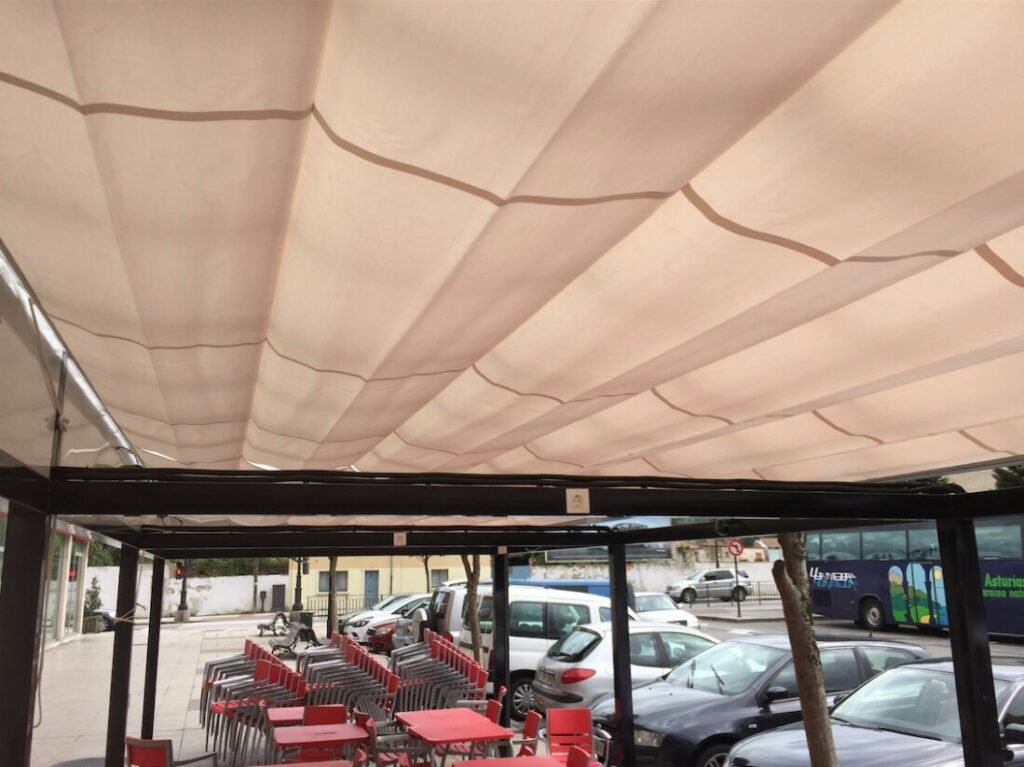 toldo plano para cervecería palillería con onda suave